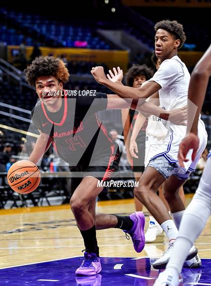 Thumbnail 3 in San Joaquin Memorial vs. St. Bernard (Coastal Catholic Classic) photogallery.