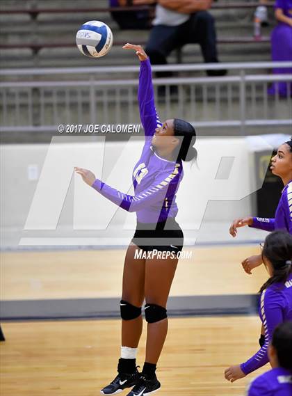 Thumbnail 3 in Jefferson Vs Brackenridge photogallery.
