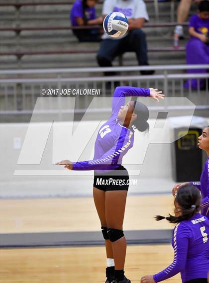 Thumbnail 2 in Jefferson Vs Brackenridge photogallery.