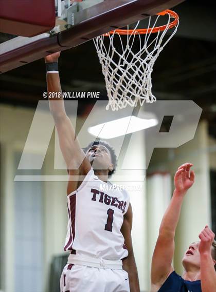 Thumbnail 3 in Burke Catholic @ Kingston photogallery.