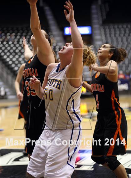 Thumbnail 3 in Shawnee Mission Northwest vs. South (KSHSAA 6A Playoff) photogallery.