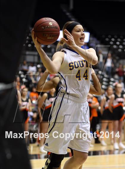 Thumbnail 1 in Shawnee Mission Northwest vs. South (KSHSAA 6A Playoff) photogallery.