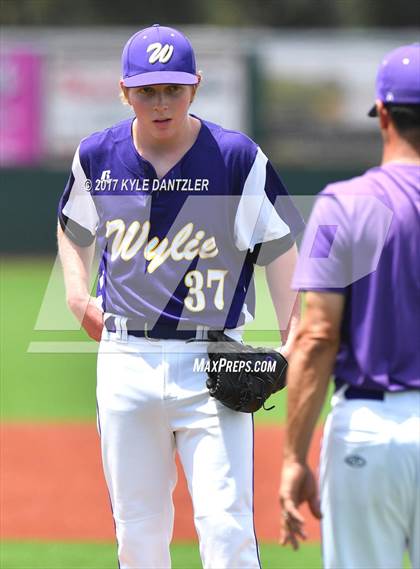 Thumbnail 1 in Godley vs. Wylie (UIL 4A Region 1 Final) photogallery.