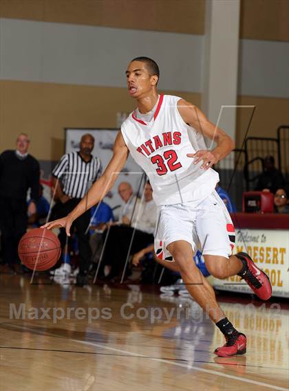 Thumbnail 3 in Antelope vs. De La Salle (MaxPreps Holiday Classic) photogallery.