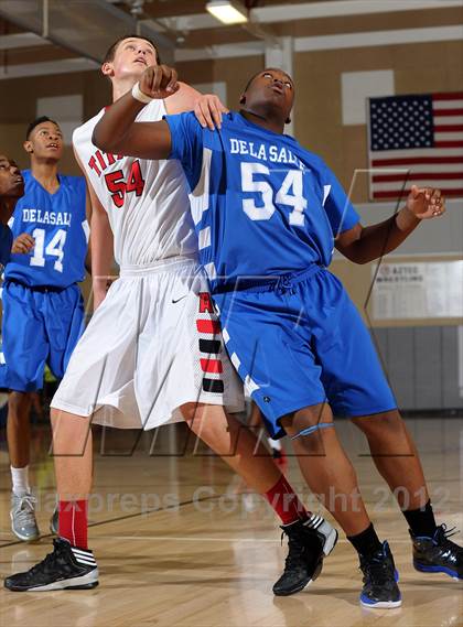 Thumbnail 3 in Antelope vs. De La Salle (MaxPreps Holiday Classic) photogallery.