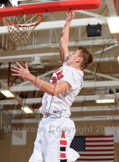 Thumbnail 1 in Antelope vs. De La Salle (MaxPreps Holiday Classic) photogallery.