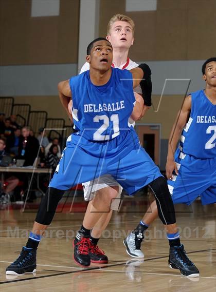 Thumbnail 2 in Antelope vs. De La Salle (MaxPreps Holiday Classic) photogallery.