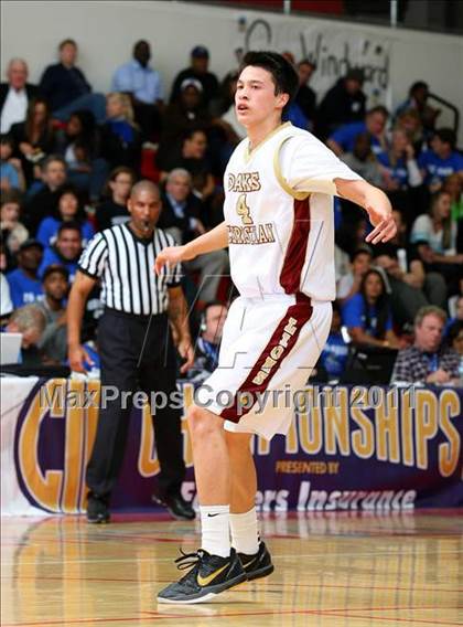 Thumbnail 2 in Oaks Christian vs. Windward (CIF SoCal D4 Regional Final) photogallery.