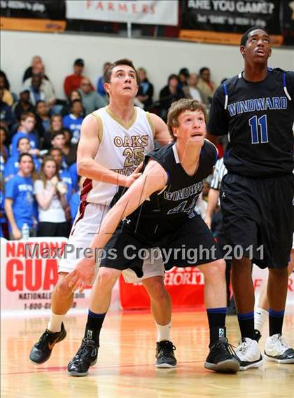 Thumbnail 2 in Oaks Christian vs. Windward (CIF SoCal D4 Regional Final) photogallery.