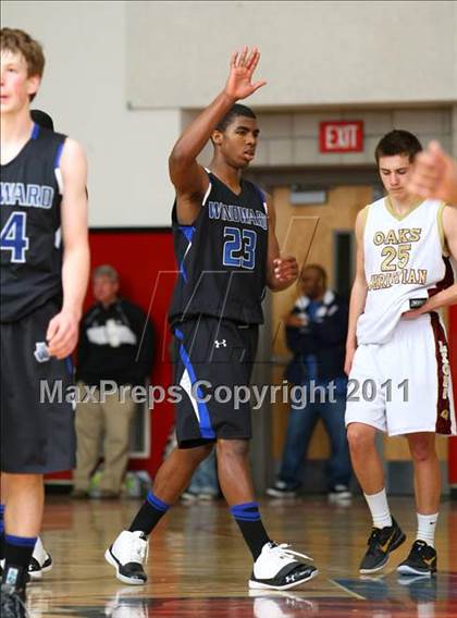 Thumbnail 2 in Oaks Christian vs. Windward (CIF SoCal D4 Regional Final) photogallery.