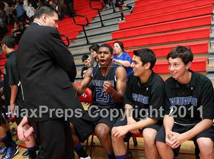 Thumbnail 3 in Oaks Christian vs. Windward (CIF SoCal D4 Regional Final) photogallery.