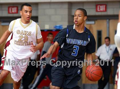 Thumbnail 2 in Oaks Christian vs. Windward (CIF SoCal D4 Regional Final) photogallery.
