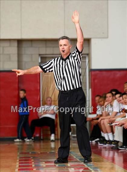 Thumbnail 2 in Oaks Christian vs. Windward (CIF SoCal D4 Regional Final) photogallery.