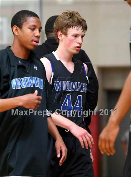 Thumbnail 3 in Oaks Christian vs. Windward (CIF SoCal D4 Regional Final) photogallery.