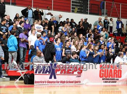 Thumbnail 3 in Oaks Christian vs. Windward (CIF SoCal D4 Regional Final) photogallery.