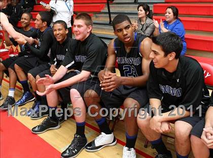 Thumbnail 3 in Oaks Christian vs. Windward (CIF SoCal D4 Regional Final) photogallery.