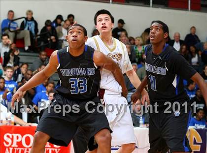 Thumbnail 1 in Oaks Christian vs. Windward (CIF SoCal D4 Regional Final) photogallery.