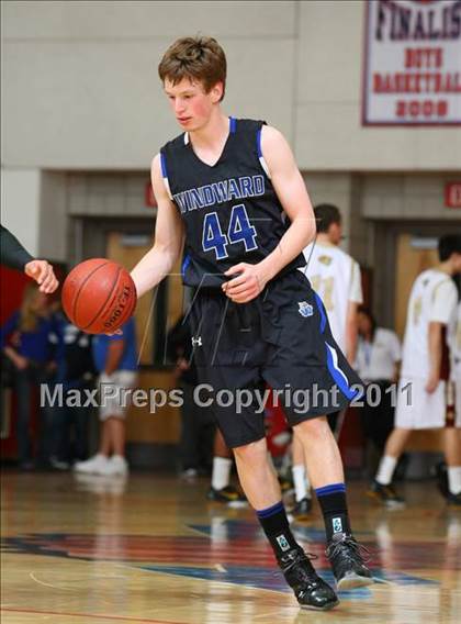 Thumbnail 3 in Oaks Christian vs. Windward (CIF SoCal D4 Regional Final) photogallery.
