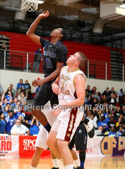 Thumbnail 2 in Oaks Christian vs. Windward (CIF SoCal D4 Regional Final) photogallery.