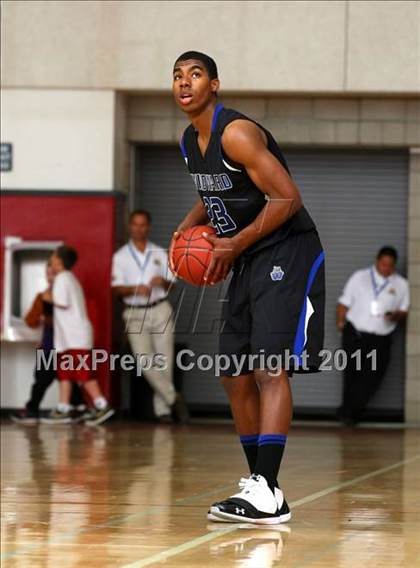 Thumbnail 1 in Oaks Christian vs. Windward (CIF SoCal D4 Regional Final) photogallery.