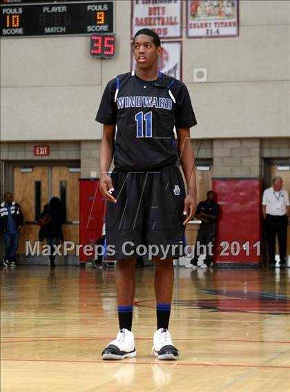 Thumbnail 2 in Oaks Christian vs. Windward (CIF SoCal D4 Regional Final) photogallery.