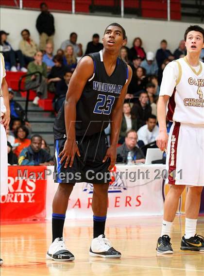 Thumbnail 2 in Oaks Christian vs. Windward (CIF SoCal D4 Regional Final) photogallery.