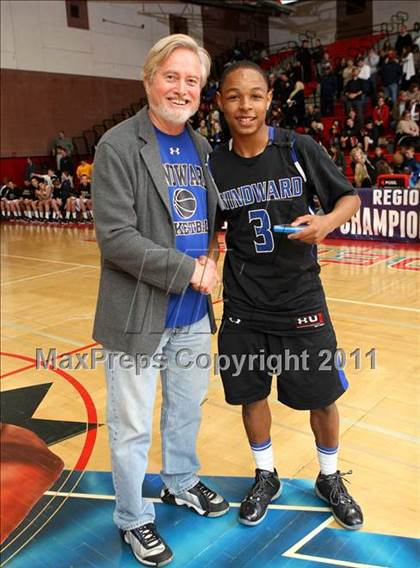 Thumbnail 1 in Oaks Christian vs. Windward (CIF SoCal D4 Regional Final) photogallery.