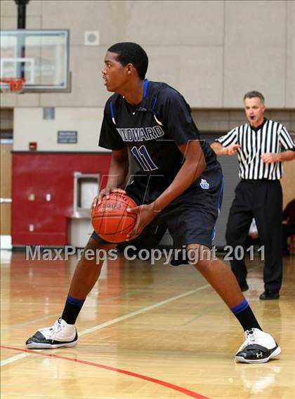 Thumbnail 3 in Oaks Christian vs. Windward (CIF SoCal D4 Regional Final) photogallery.