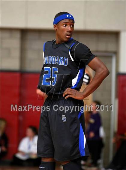 Thumbnail 2 in Oaks Christian vs. Windward (CIF SoCal D4 Regional Final) photogallery.