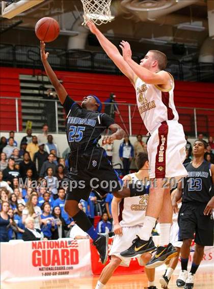 Thumbnail 1 in Oaks Christian vs. Windward (CIF SoCal D4 Regional Final) photogallery.