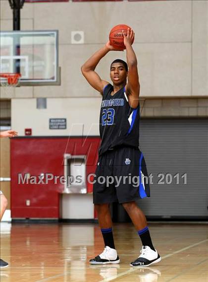 Thumbnail 3 in Oaks Christian vs. Windward (CIF SoCal D4 Regional Final) photogallery.