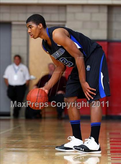 Thumbnail 1 in Oaks Christian vs. Windward (CIF SoCal D4 Regional Final) photogallery.