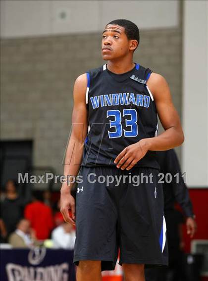 Thumbnail 2 in Oaks Christian vs. Windward (CIF SoCal D4 Regional Final) photogallery.