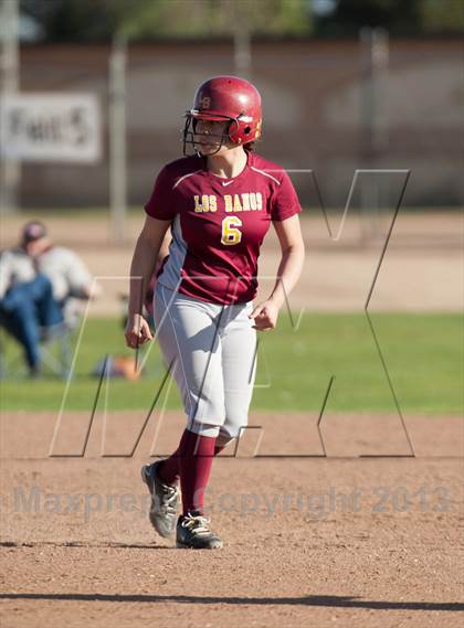 Thumbnail 1 in Oakdale vs. Los Banos photogallery.