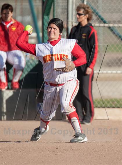 Thumbnail 1 in Oakdale vs. Los Banos photogallery.