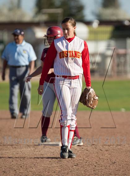 Thumbnail 1 in Oakdale vs. Los Banos photogallery.