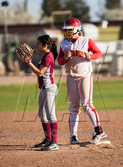 Thumbnail 2 in Oakdale vs. Los Banos photogallery.