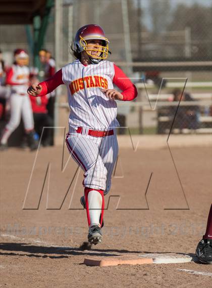 Thumbnail 3 in Oakdale vs. Los Banos photogallery.