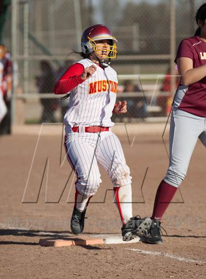 Thumbnail 2 in Oakdale vs. Los Banos photogallery.