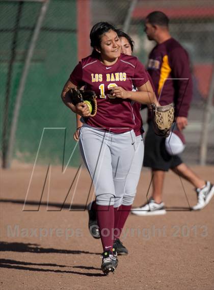 Thumbnail 3 in Oakdale vs. Los Banos photogallery.