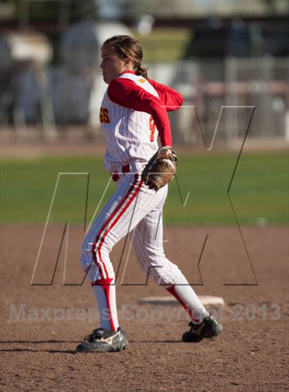 Thumbnail 2 in Oakdale vs. Los Banos photogallery.