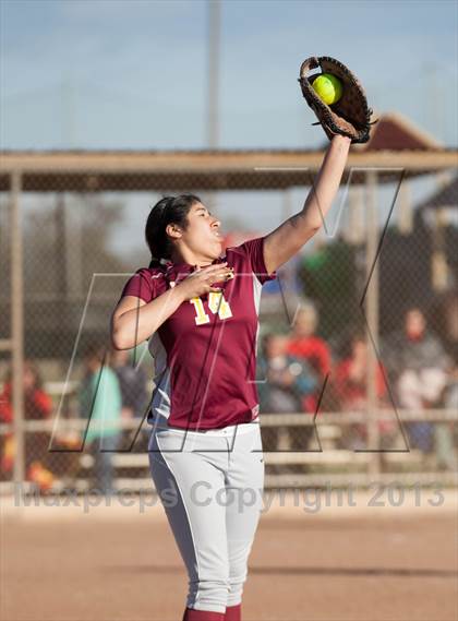 Thumbnail 2 in Oakdale vs. Los Banos photogallery.