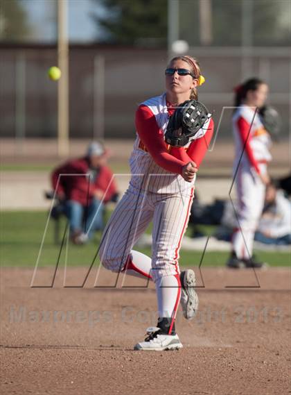Thumbnail 1 in Oakdale vs. Los Banos photogallery.