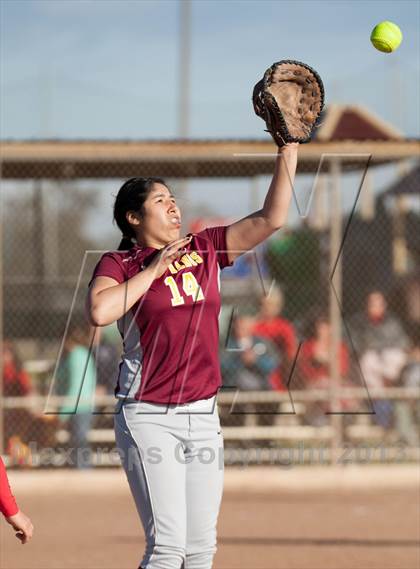 Thumbnail 1 in Oakdale vs. Los Banos photogallery.