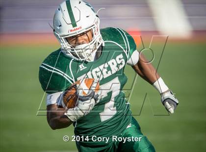 Thumbnail 1 in Ballou vs. Wilson (DCIAA Stars Semifinal) photogallery.