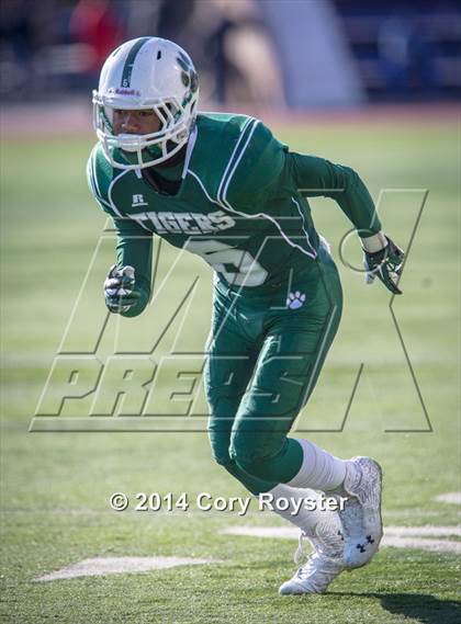 Thumbnail 2 in Ballou vs. Wilson (DCIAA Stars Semifinal) photogallery.