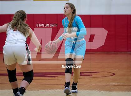 Thumbnail 3 in Cleveland vs. Albuquerque Academy (Joe Armijo Basketball Classic) photogallery.