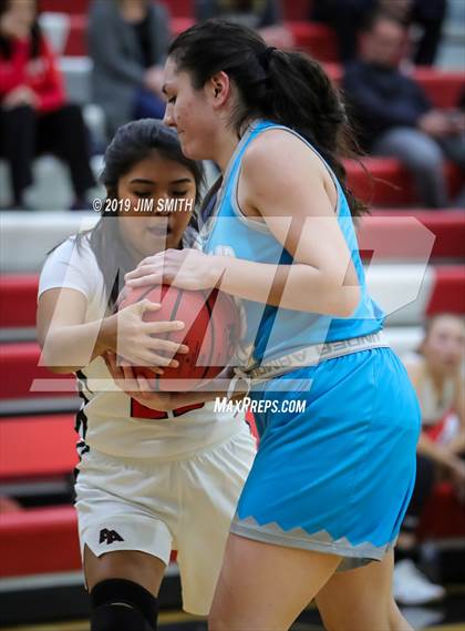 Thumbnail 2 in Cleveland vs. Albuquerque Academy (Joe Armijo Basketball Classic) photogallery.