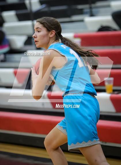 Thumbnail 3 in Cleveland vs. Albuquerque Academy (Joe Armijo Basketball Classic) photogallery.
