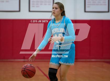 Thumbnail 2 in Cleveland vs. Albuquerque Academy (Joe Armijo Basketball Classic) photogallery.